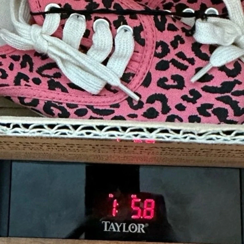 NWT Forever 21 Leopard Print Sneaker Women Sz 7 Pink Canvas Low Top Lace Up Shoe